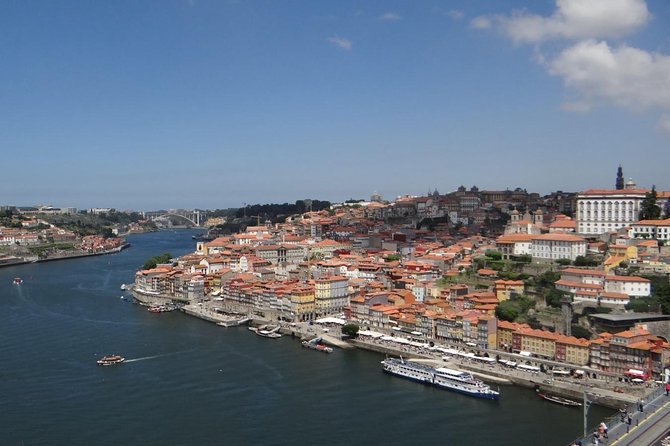 Porto Half-Day Private Tour with Tuk Tuk and Lello Bookstore - The seafood lunch is a real feature, with a real catch
