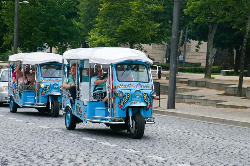 Porto: Historic Center Tuk-Tuk Tour - River views and a useful photo stop