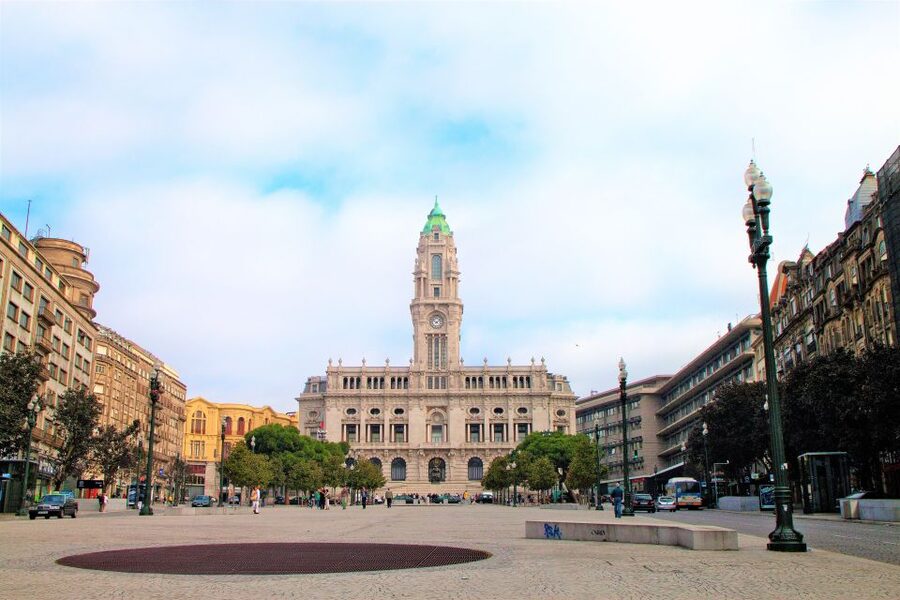 Porto: Jewish Heritage Private Tour by Tuk Tuk - Miragaia, the quarter of wealthy Jewish residents