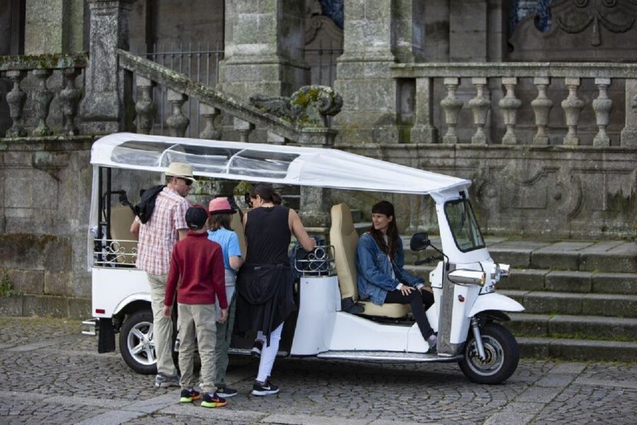 Porto: Private Sightseeing Tour by Electric Tuk Tuk - Key points at a glance