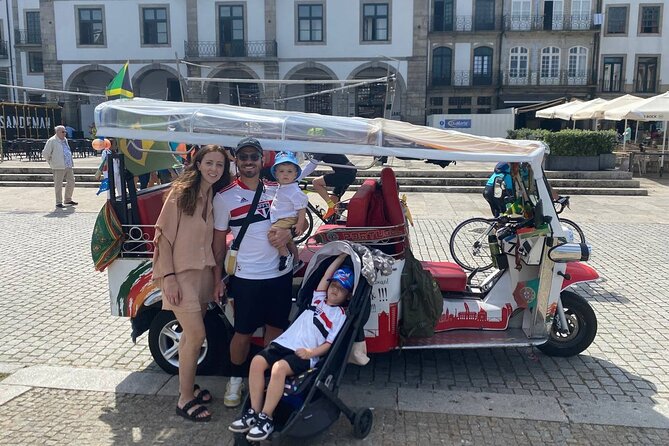 Porto: tuk tuk adventure tours old town 1h - São Bento Station and Aliados Avenue