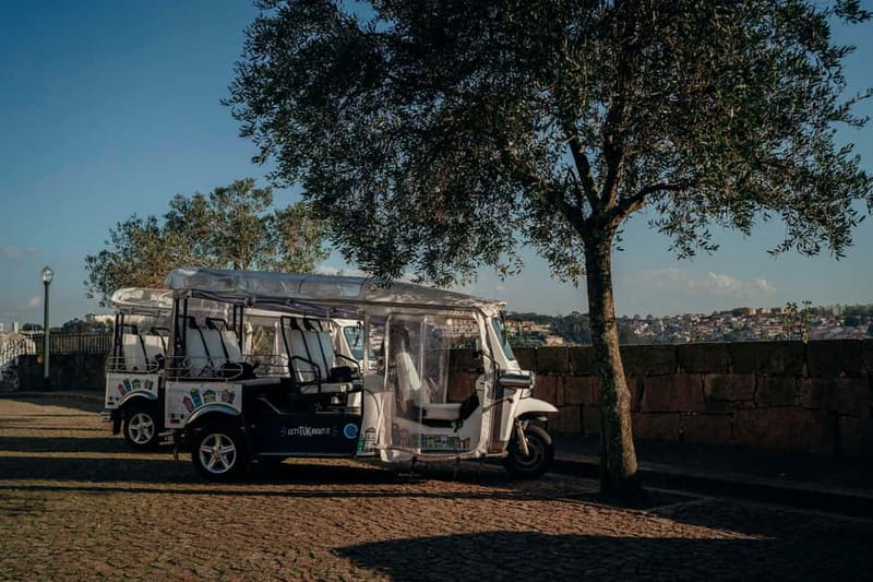Porto Tuk Tuk Tour: Clérigos, Scenic & Viewpoints - 1H to 4H - Palácio da Bolsa and the route toward Gaia