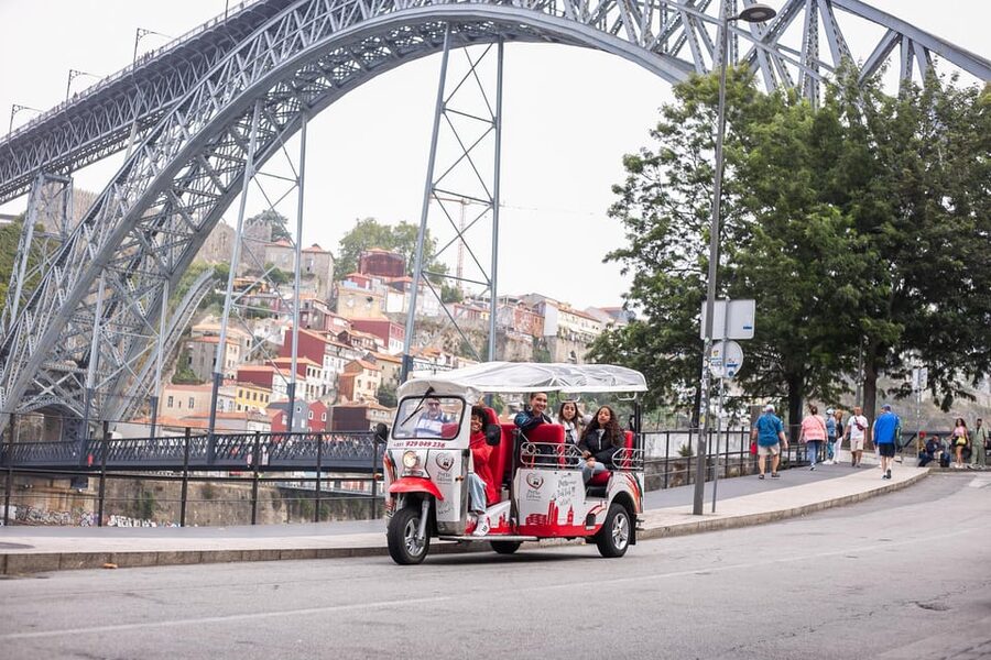 Porto: Tuk tuk Tours with Port Wine Tasting - The Luís I Bridge from several angles