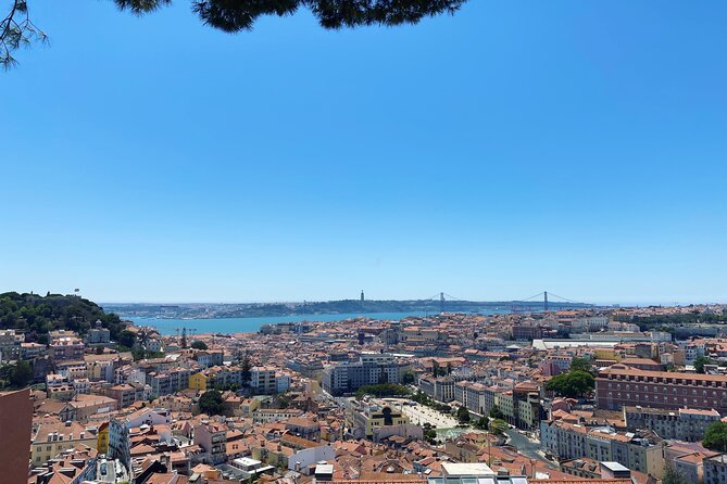 Private 1H30 Tuk Tuk Tour in Lisbon City - Praça do Comércio and the Rua Augusta Arch