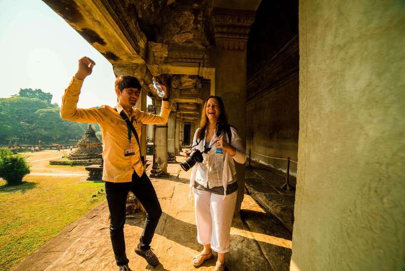 Private Angkor Sunrise, Guide Breakfast and Tuktuk included - Breakfast is a stop you pay for yourself