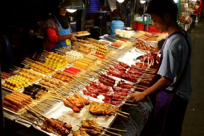 Private Bangkok Foodtour by tuk-tuk - Chinatown after dark, with food at street level