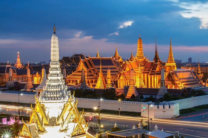 Private Bangkok Night Tour by Tuk Tuk with Dinner - Democracy Monument in the city center