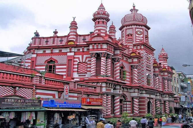 Private City tour in Colombo By tuk tuks or Cars - Who will get the most from this tour