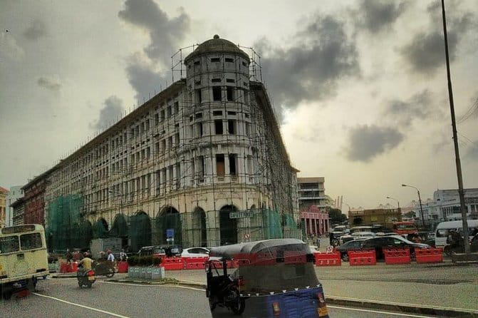 Private Colombo Tuk Tuk City Tour - Coffee, street food, and the Aluthkade finish