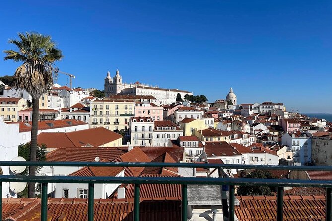 Private Eco Tuk Tuk Tour of Lisbon - A musical pause through Alfama