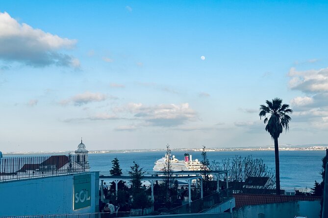 Private Eco Tuk Tuk Tour of Lisbon's Center Essential Landmarks - Baixa and the return to Avenida da Liberdade