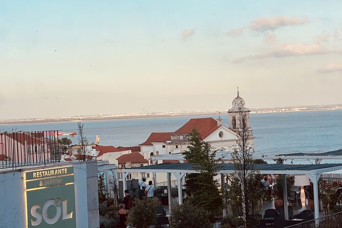 Private Eco Tuk Tuk Tour of Lisbon's Center Essential Landmarks - Portas do Sol and Senhora do Monte viewpoints