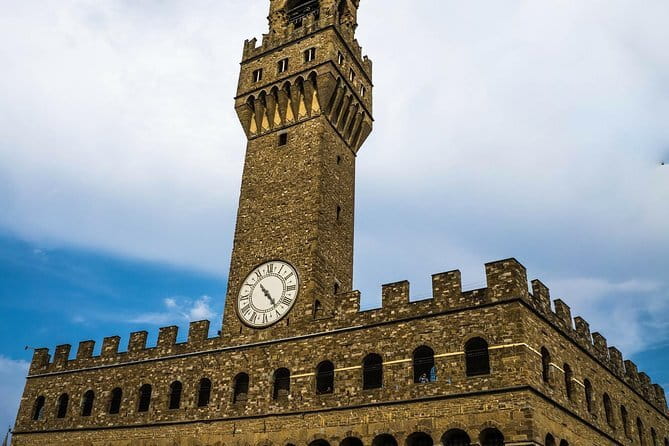 Private Florence Tour by Golf Cart ETukTuk with Audio Guide - Audio guide or live guide?