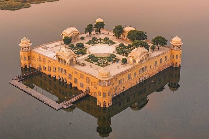 Private Full Day Jaipur Sightseeing Tour By Tuk Tuk - Jal Mahal: a short stop beside the water