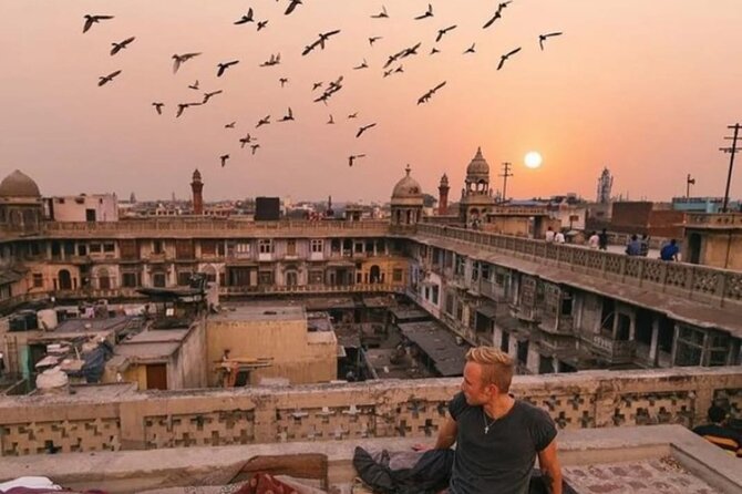 Private Full Day Old And New Delhi City Tuk Tuk Tour - Gurudwara Bangla Sahib offers a calmer pause