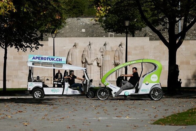 Private Guided Geneva 1 Hour TukTuk City Tour - St. Pierre Cathedral and the limits of ten minutes