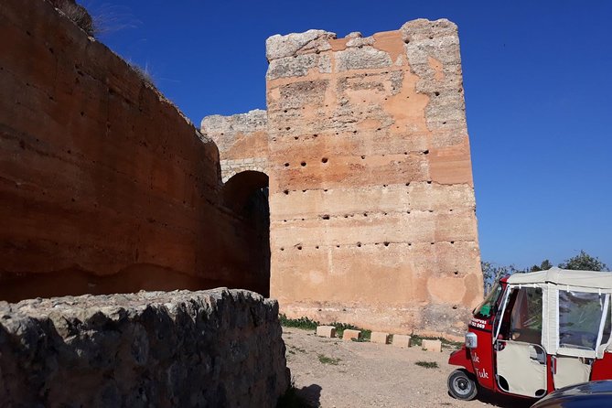 Private-Guided Tuk Tuk Country Side Tour - Fonte Grande, water, and a quieter pause