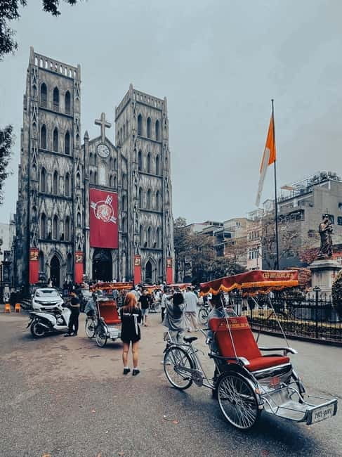 Private Half-Day Hanoi City Tour with Cyclo and Train street - Ta Hien turns the volume up