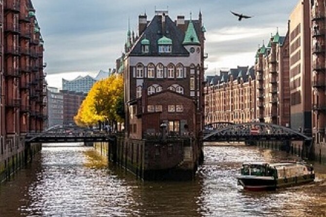 Private Hamburg rickshaw tour for 2 people - Rathausmarkt and the Town Hall: a practical start and finish