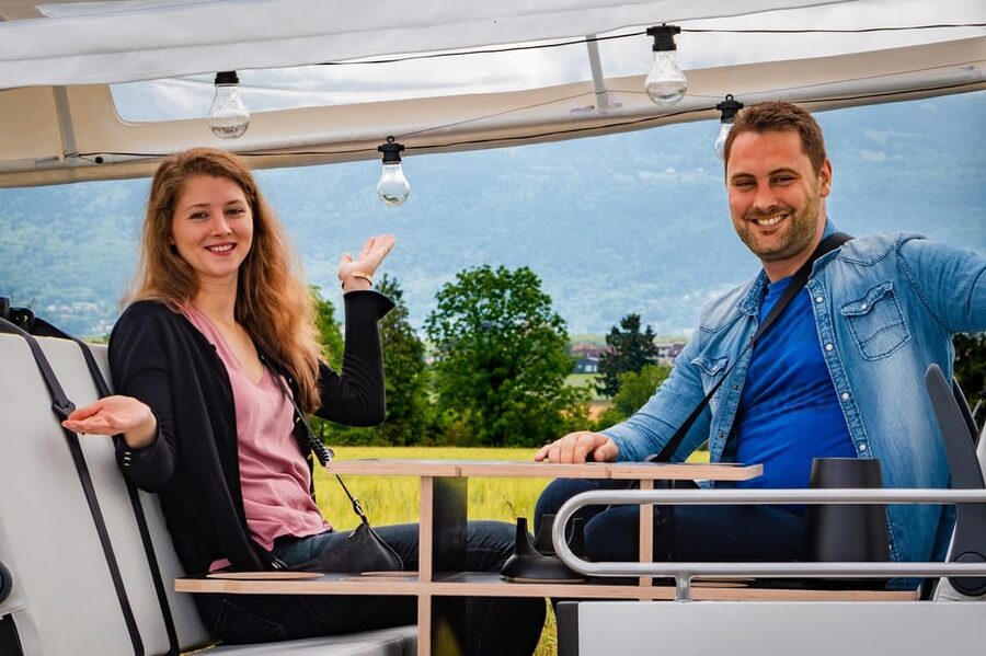 Private Highlights Top Places Tour Electric TukTuk 1h15 - The guide’s personal touch