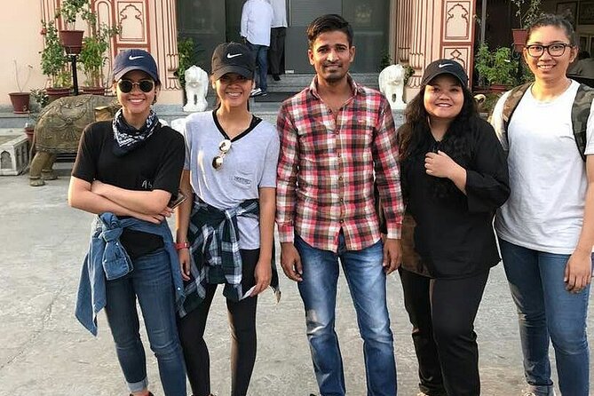 Private Jaipur Sightseeing Tour by Tuk-Tuk - Hawa Mahal, the photogenic first stop