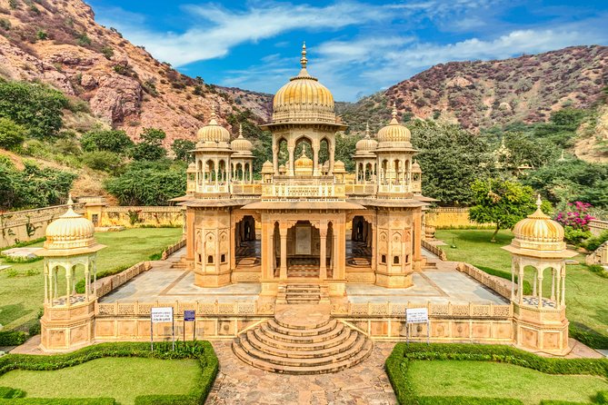 Private Jaipur Sightseeing Tour by Tuk-Tuk - Panna Meena Step Well and its geometric design