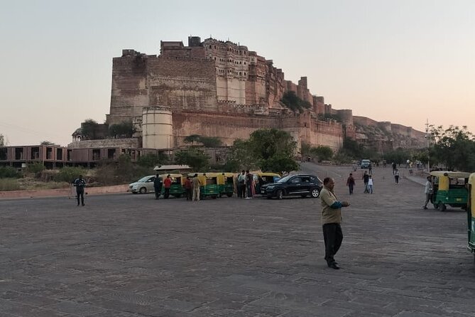 Private Jodhpur Full Day City Sightseeing Tour By Tuk Tuk - Jaswant Thada and its quiet marble details