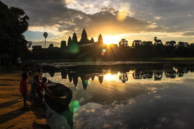 Private one-day tuktuk 'small tour' of the oldest Angkor temples - Phnom Bakheng is for the sunset version