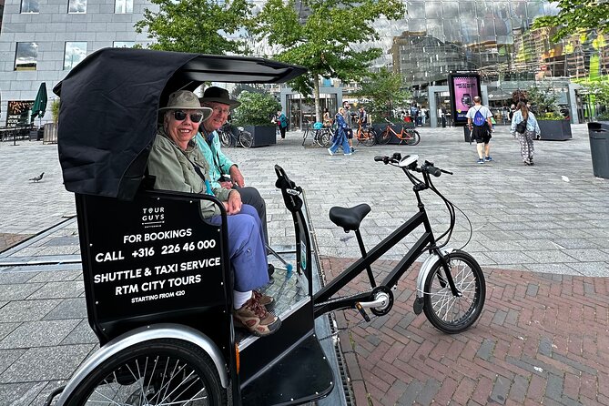 Private Pedicab/Rickshaw Tour of Rotterdam With a Local Guide - The old city gate and Rotterdam’s wartime story