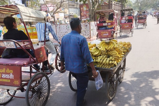 Private Rickshaw Tour of Old Delhi Heritage with Food Tasting - Dariba Kalan and the old jewelry trade
