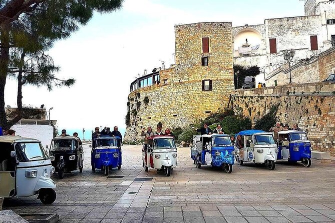 Private tour by Tuk Tuk of the Ostuni medieval quarter. - Seeing Ostuni from a tuk tuk