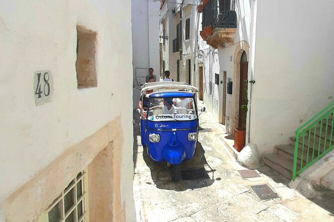 Private tour by Tuk Tuk of the Ostuni medieval quarter. - Ostuni Palace terrace: the best photo opportunity