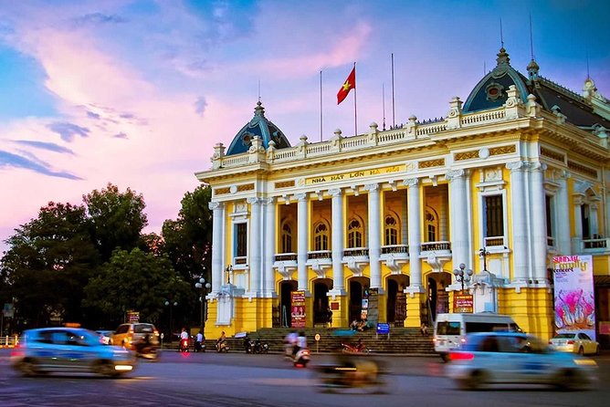 Private Tour: Hanoi City Tour Including Water Puppet Show and Cyclo Ride - Rolling through the Old Quarter by cyclo