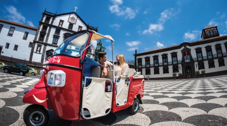 Private Tour:Historical Old Town 1-Hour Tour by Tuk Tuk - Sé and the remarkable cathedral façade