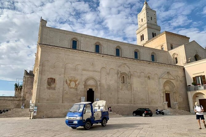 Private Tour in Tuk Tuk Sassi and Parco della Murgia Lungo - Matera Cathedral and Piazza del Duomo