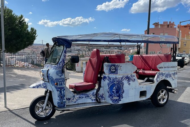 Private Tuk Tuk Tour in Lisbon 1H30 - Why a tuk tuk fits Lisbon so well