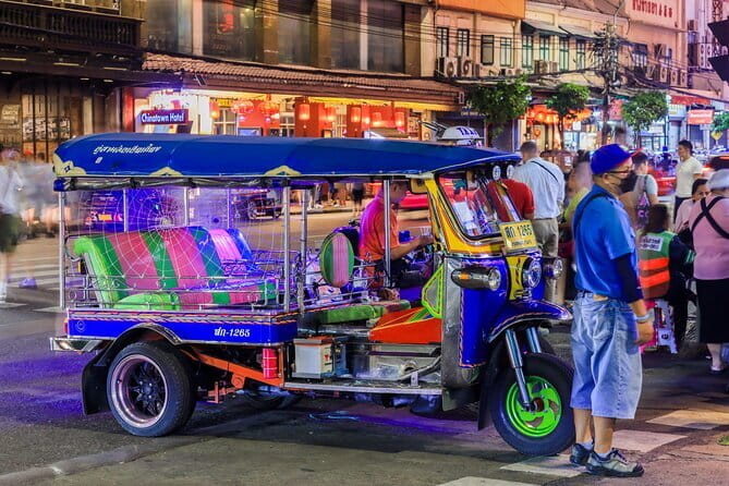Private Tuktuk Authentic Food Tour (Chinatown-Flower Market) - Pak Khlong Flower Market adds color and contrast