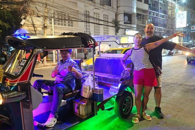 Private Tuktuk Authentic Food Tour (Chinatown-Flower Market) - Banthat Thong Road brings the food first