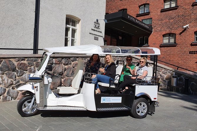 Private TukTuk guided tour in Helsinki 1,5 hours - Helsinki’s Jugend-style neighborhood