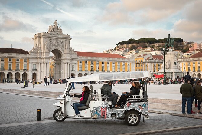 Private Tuktuk Tour with Portuguese Tapas and Wine - What the Portuguese tastings add