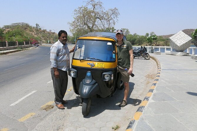 Private Udaipur Sightseeing Tour by Tuk-Tuk or Car with Driver - Ahar Cenotaphs: the most atmospheric historic stop