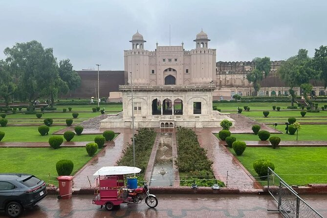 Rangeela Rickshaw Walled City Lahore Guided Tour - The tomb of Muhammad Iqbal adds a modern national voice