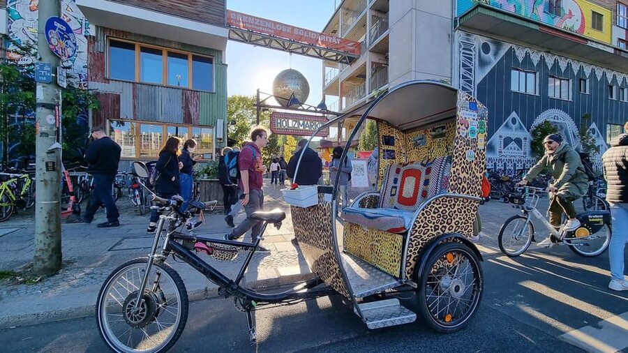 Rickshaw day trip Adventure full of culture and fun! with hotel pickup - From Brandenburg Gate to the Reichstag