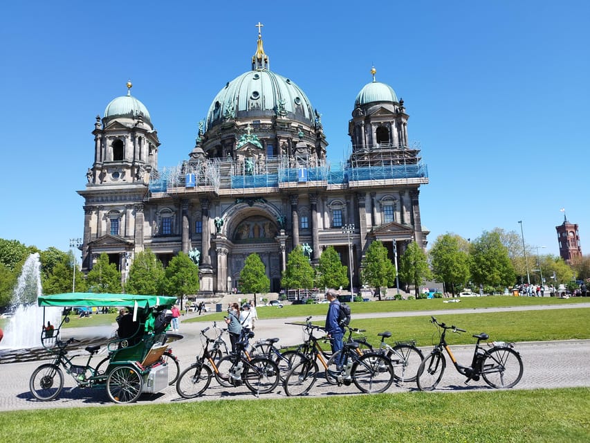 Rickshaw for 2 and Driver-Shared Guide (Combo Vehicle Group) - Why a rickshaw works so well in Berlin Mitte