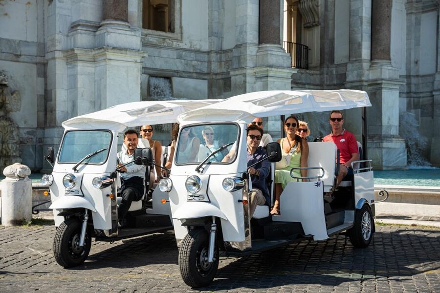 Rome: 2-Hour Vip Tuk-tuk tour with Hotel Pickup and Prosecco - Your guide shapes the experience