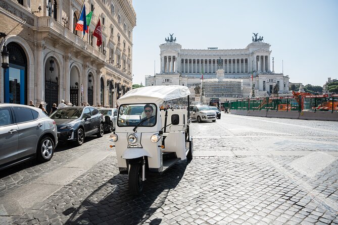 Rome 2h Tuk-tuk Tour with Prosecco & Hidden Gems - The Colosseum from the outside