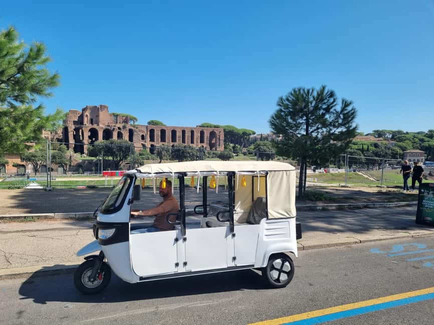 Rome: Electric Tuk-Tuk photo experience with driver - The Colosseum: Rome’s essential first look
