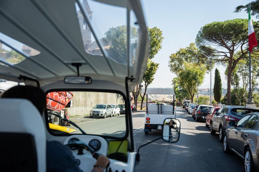 Rome: Private Tuk Tuk Tour with Hotel Pickup and Prosecco - Via Veneto, Quirinale Palace, and Rione Monti