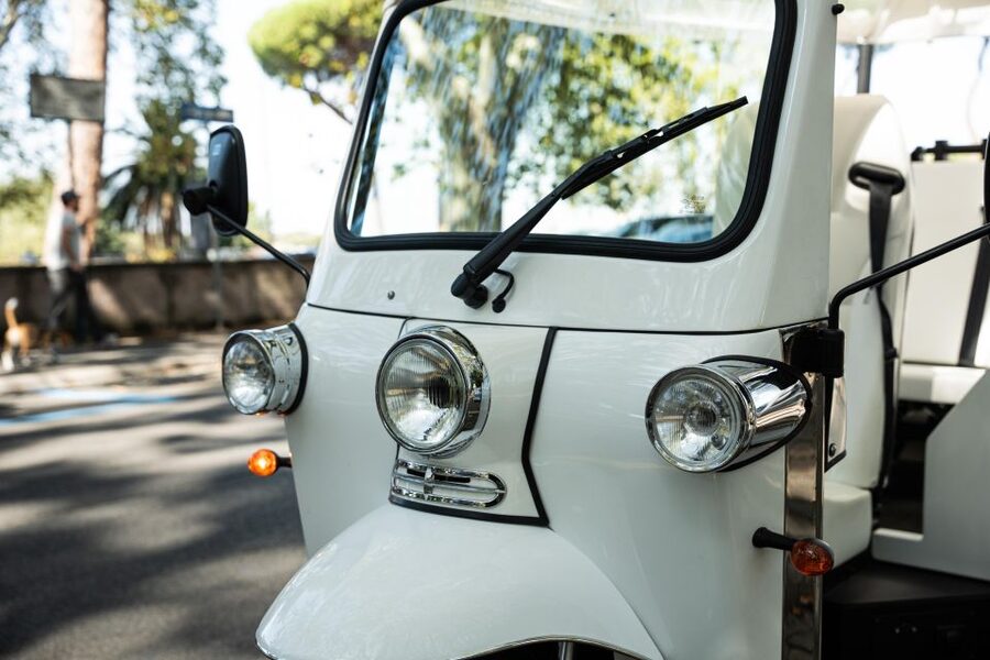 Rome: Private Tuk Tuk Tour with Hotel Pickup and Prosecco - Orange Garden and the Pyramid of Cestius
