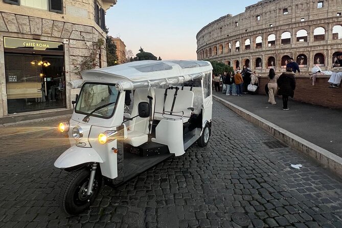 Rome:Tuk-Tuk Private Tour of the City Center - Colosseum, Circus Maximus, and the Mouth of Truth